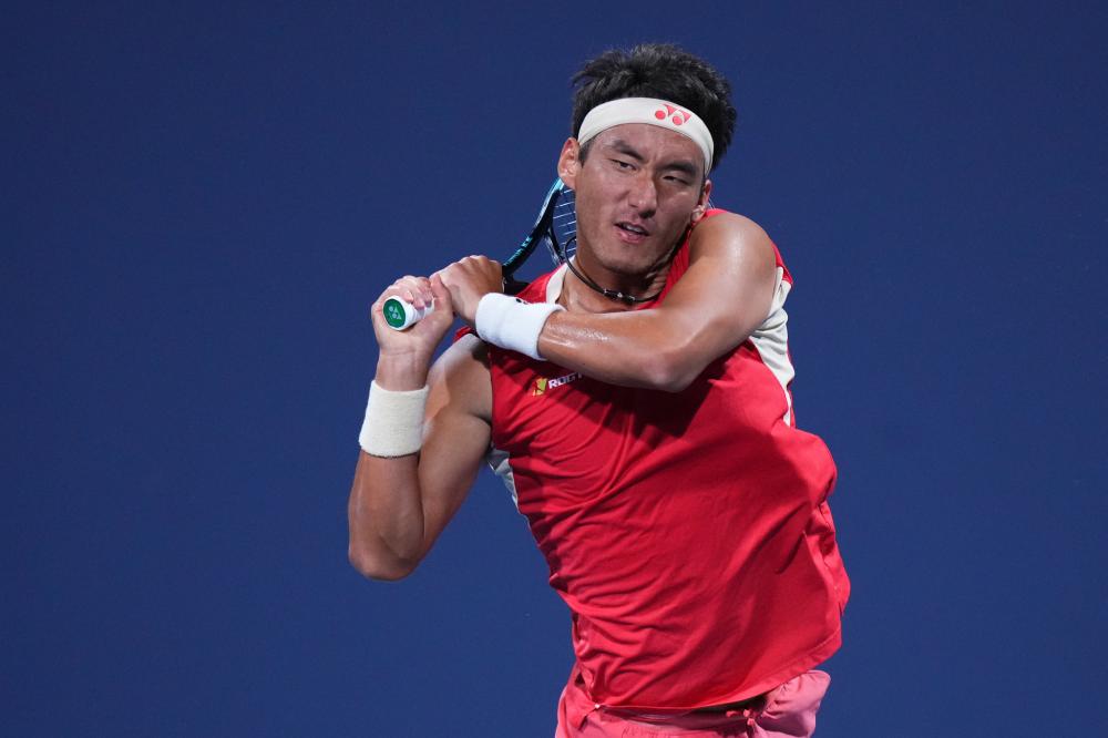 在球场上展 在球场上展